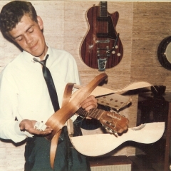 1965 A Bo mit Gitarrenfragment (2)