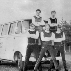 1967 Spotnicks Tourbus (2)