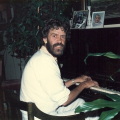 1984 11 Bo am Klavier